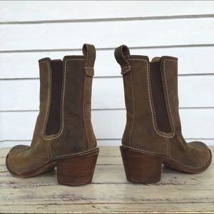 Frye Carmen Chelsea Boots
