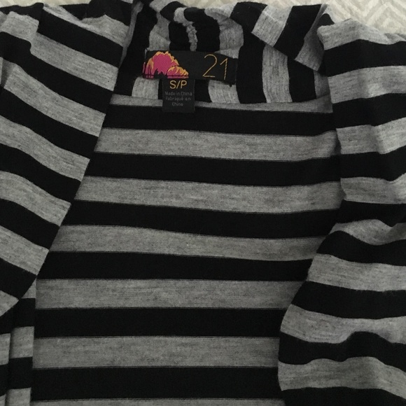 F21 small black and gray striped open cardigan - Picture 2 of 3