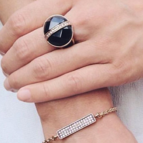 ⚠️ FLASHSALE 🆕 Statement Ring - Picture 2 of 2