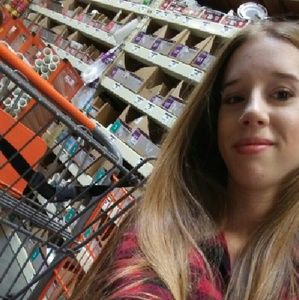 Meet your Posher, Elizabeth