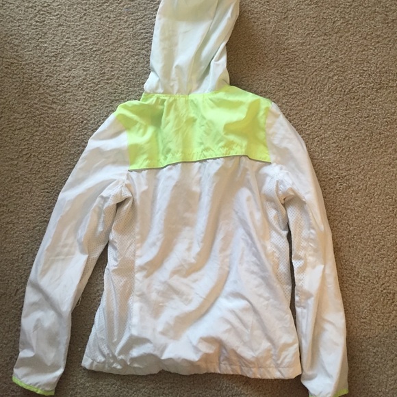 Old navy active jacket - Picture 4 of 4