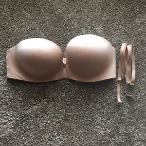 Victoria's Secret Bombshell in Nude 34 B