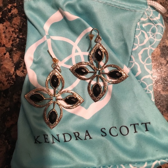 Kendra Scott classic earrings