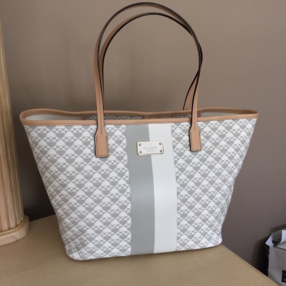 kate spade Handbags - KATE SPADE NY PENN PLACE Small Margareta Shopper
