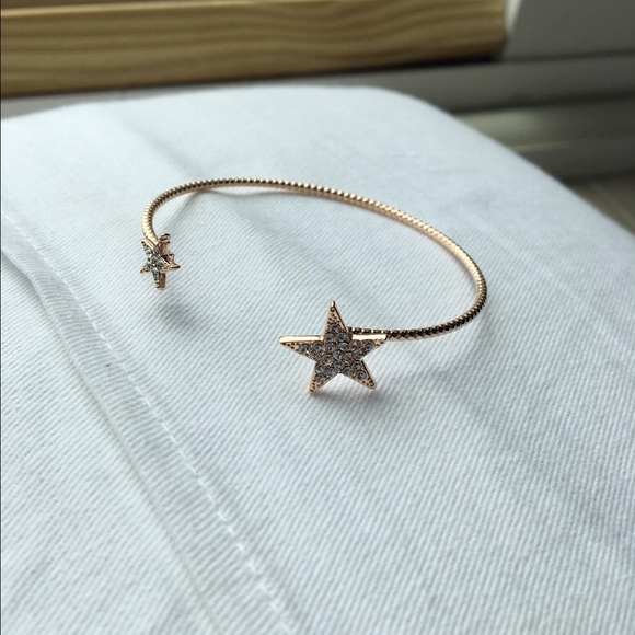 1 LEFT ⭐️ 14k Rose Gold Star Bracelet - Picture 3 of 4