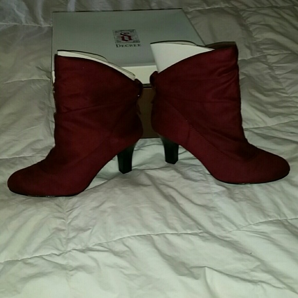 Wine colored bootie