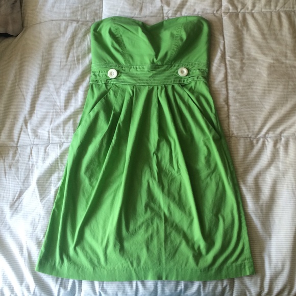 Strapless dress with pockets