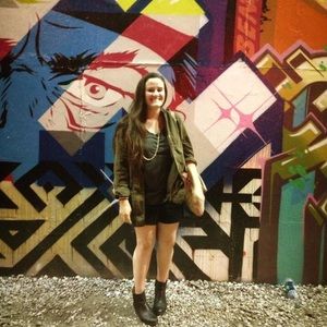 Meet your Posher, Kelly