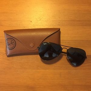 Ray-Ban Aviators (Black)
