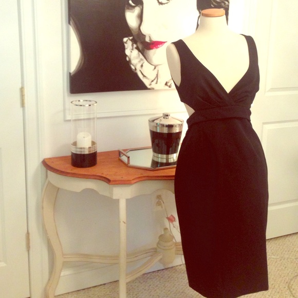 Black Halo Dresses & Skirts - Black Halo Midi