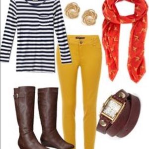 Mustard colored skinny jeans
