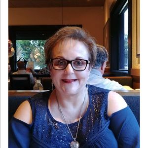 Meet your Posher, Helene