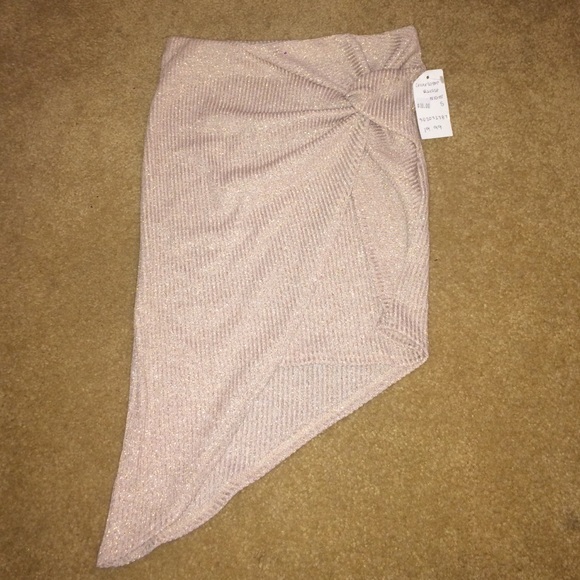 Asymmetrical skirt! Nude & gold fabric! ✨