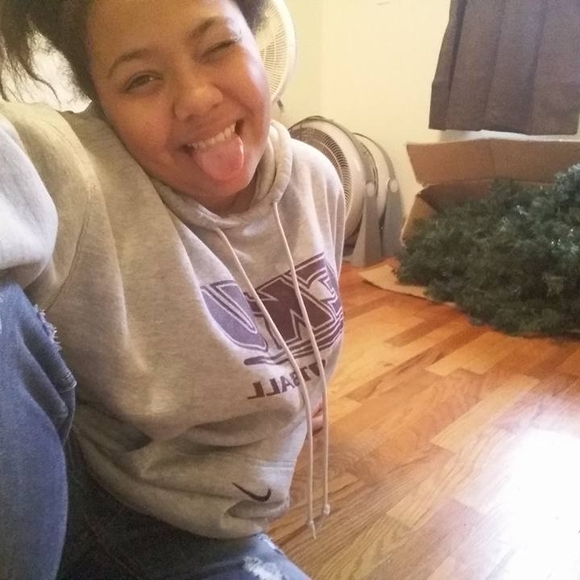 Meet your Posher, Stavy