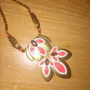 Stella and Dot Hibiscus 3 way wear necklace