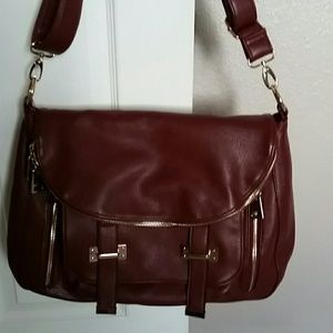 BURGANDY LEATHER HANDBAG