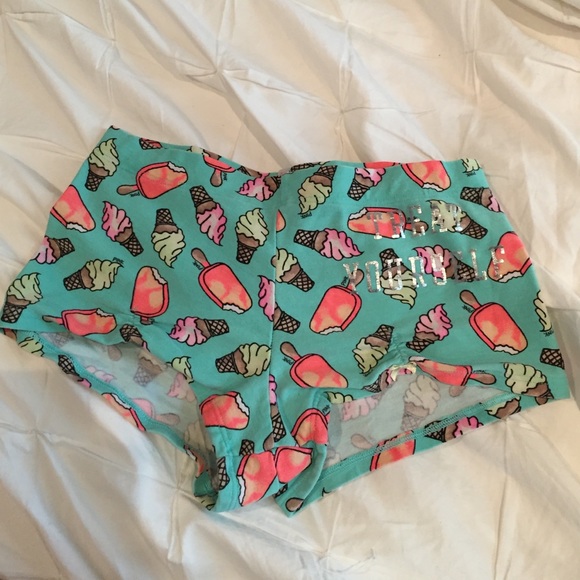 VS PINK ice cream boy short undies