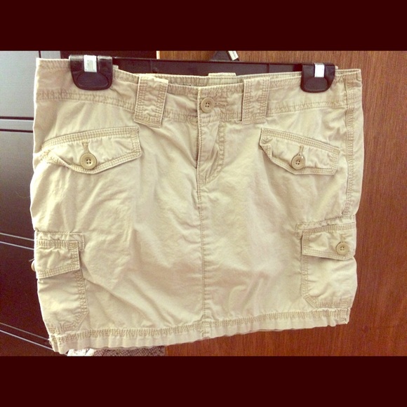 Gap Size 4 Khaki Cargo Skirt