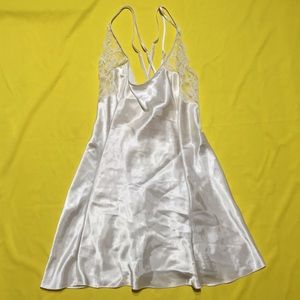 TRADE BUNDLE 3 VS NIGHTIES