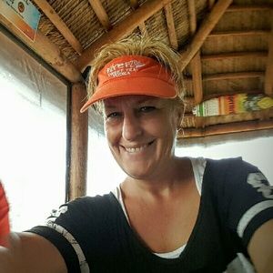 Meet your Posher, Julie