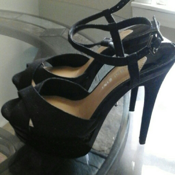 Gorgeous glitter black peep toe heel w