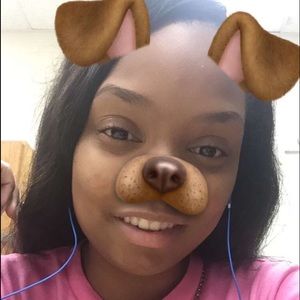 Meet your Posher, Dominique