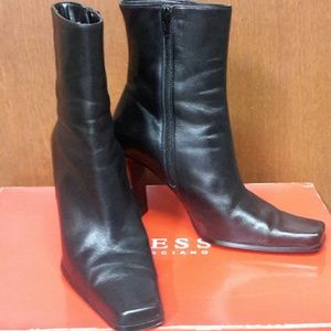 Guess Black Leather Heeled Boots, sz7.5M