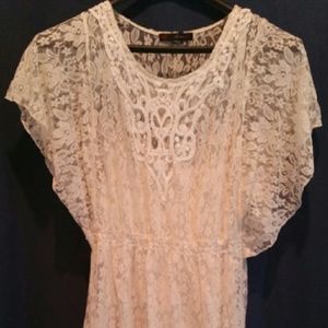 Mid-thigh off-white lace dress