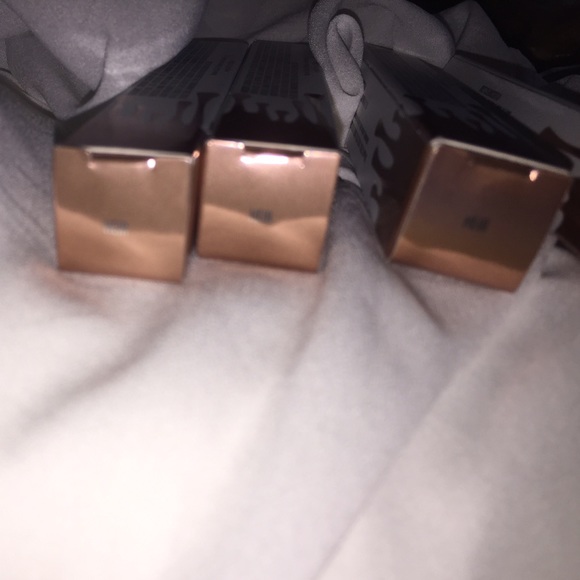 Heir matte liquid lipstic - Picture 2 of 3