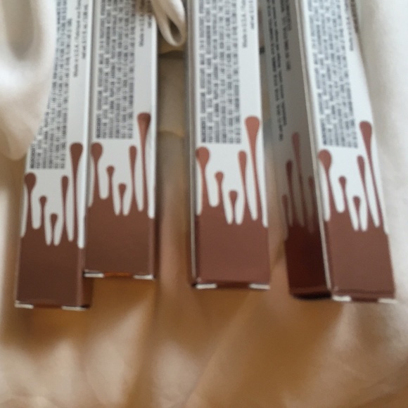 Heir matte liquid lipstic - Picture 3 of 3