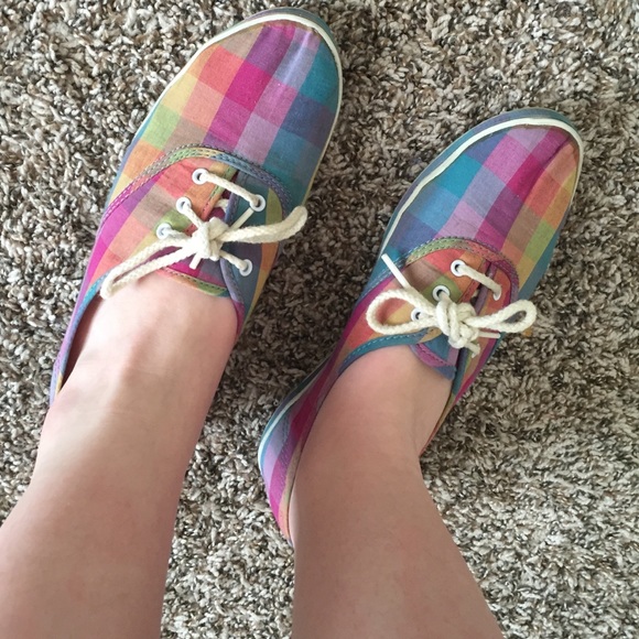 Super cute sneaker slip ons!