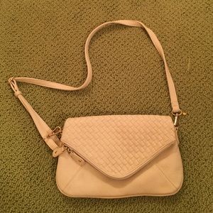 Urban expressions daisy crossbody purse