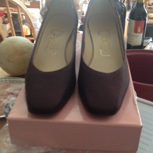 Worn once Dyeables shoes the dress was burgundy