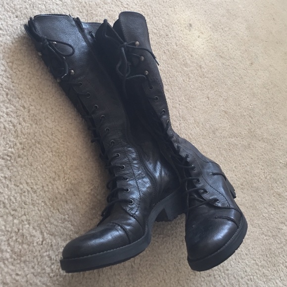 Shoes - Picture 2 of 4