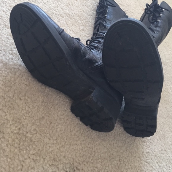 Shoes - Picture 3 of 4