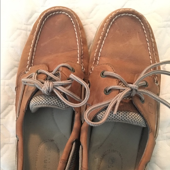 Gently used Sperry shoes size US 8.5 tan leather