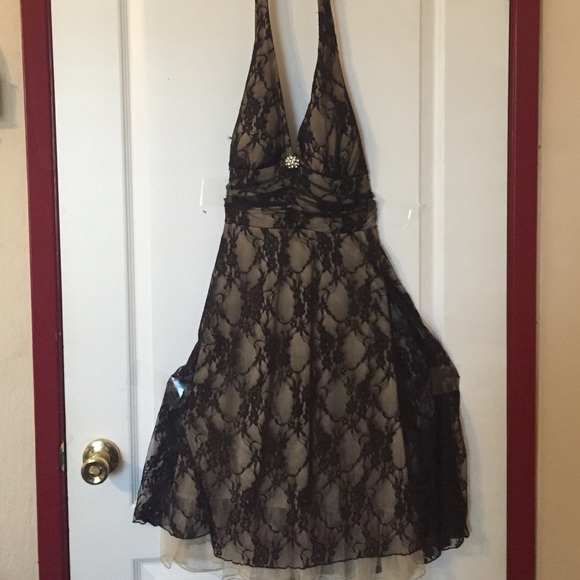 Speechless brown lace dress size M