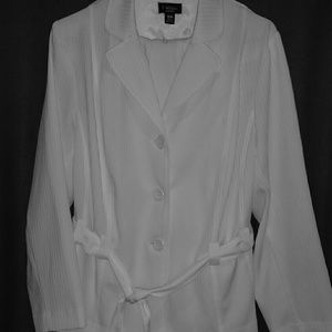 2 piece white polyester and spandex skirt suit
