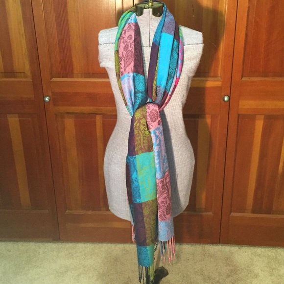 Scarf/Shawl from Istanbul FREE WITH PURCHASE - Picture 4 of 4