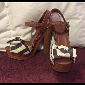 Jessica Simpson white and blue striped heels