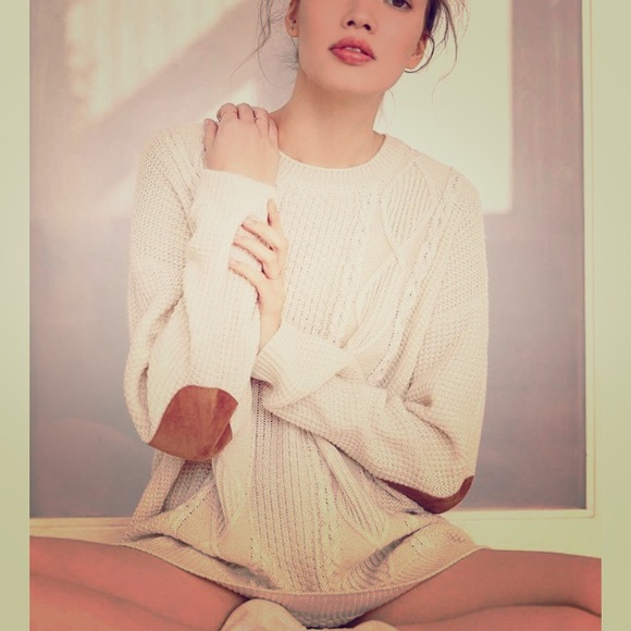 Urban Outfitters Sweaters - Urban Outfitters Pullover