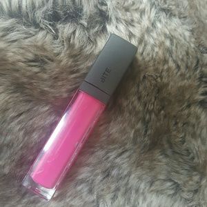 Bite Beauty cashmere lip cream Moscato