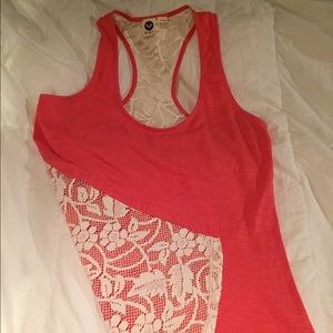 🚫SOLD🚫 Coral Roxy lace back tank top.