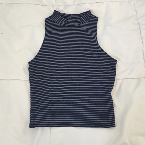 Hollister mock neck crop top