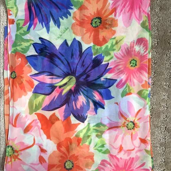 Diane Von Furstenburg DVF scarf