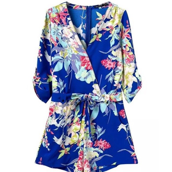 Other - 🆕Floral Print Long Sleeves Romper