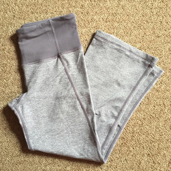 🍋 lululemon 🍋 Gather & Crow crops