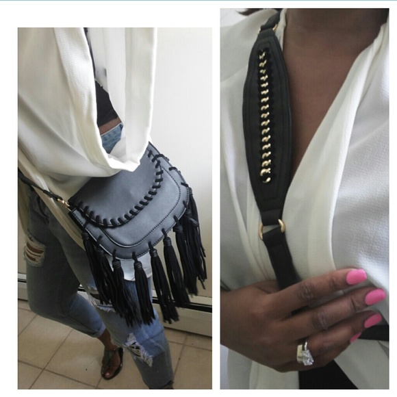 Tassel Crosbody Bag - Picture 3 of 4