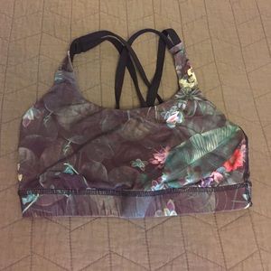 Lululemon sports bra size 6