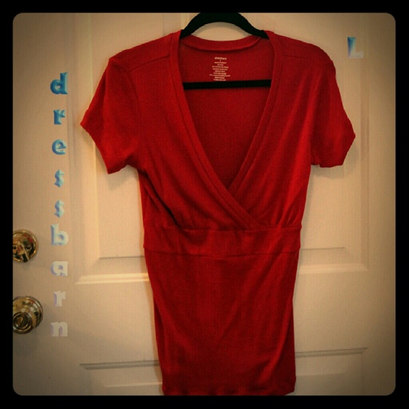 Dress Barn Tops - 🆕price ⬇💙!🌷dressbarn red SS surplice top 🌷